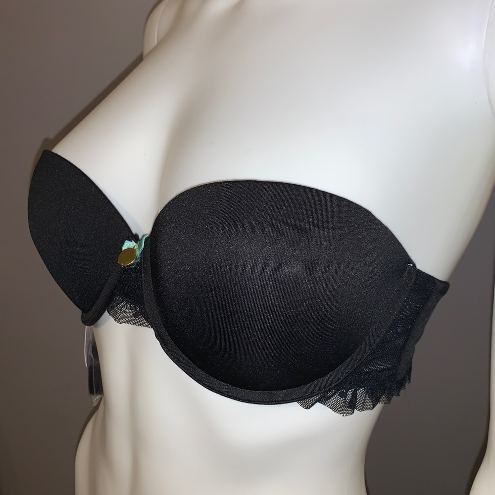 Jessica Simpson Bra.